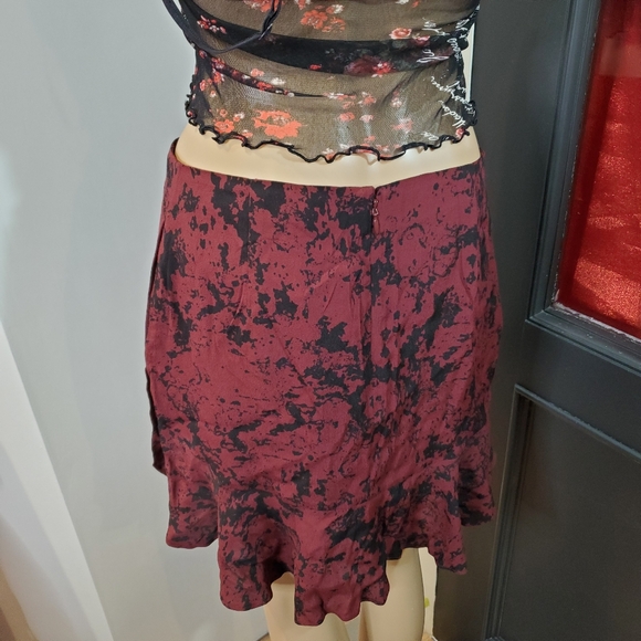 Banana Republic Dark Red Tie Dye Skirt - Picture 5 of 6